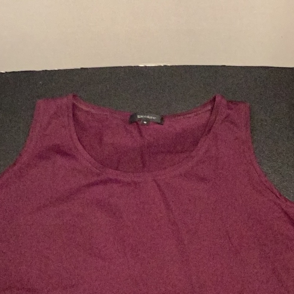 Karen Kane  size 1 X plus plum Sleeveless Top